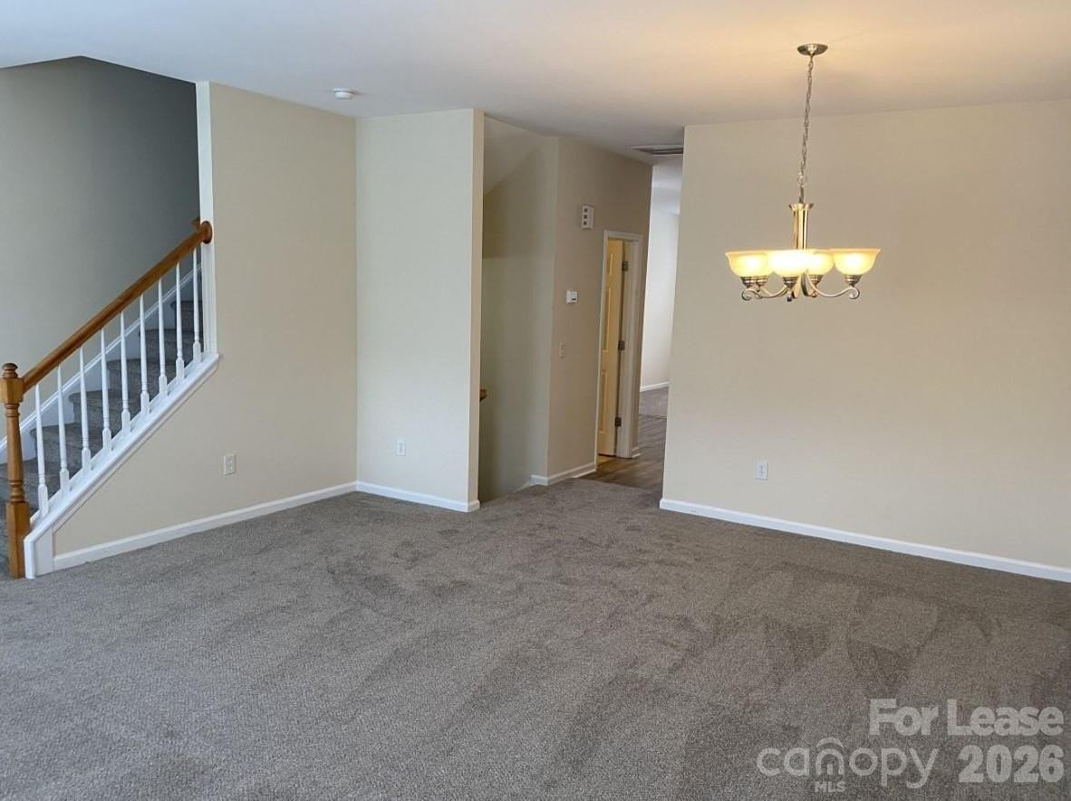 10020 Kings Parade Blvd - Photo 4 of 28