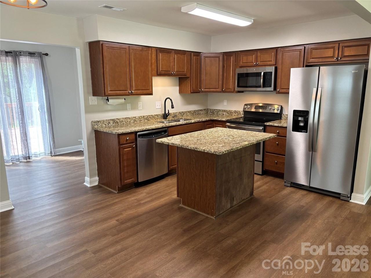 11800 Mirror Lake Dr - Photo 3 of 26