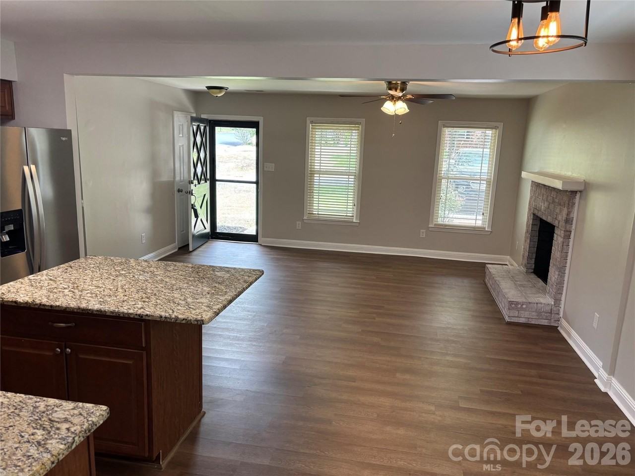 11800 Mirror Lake Dr - Photo 6 of 26