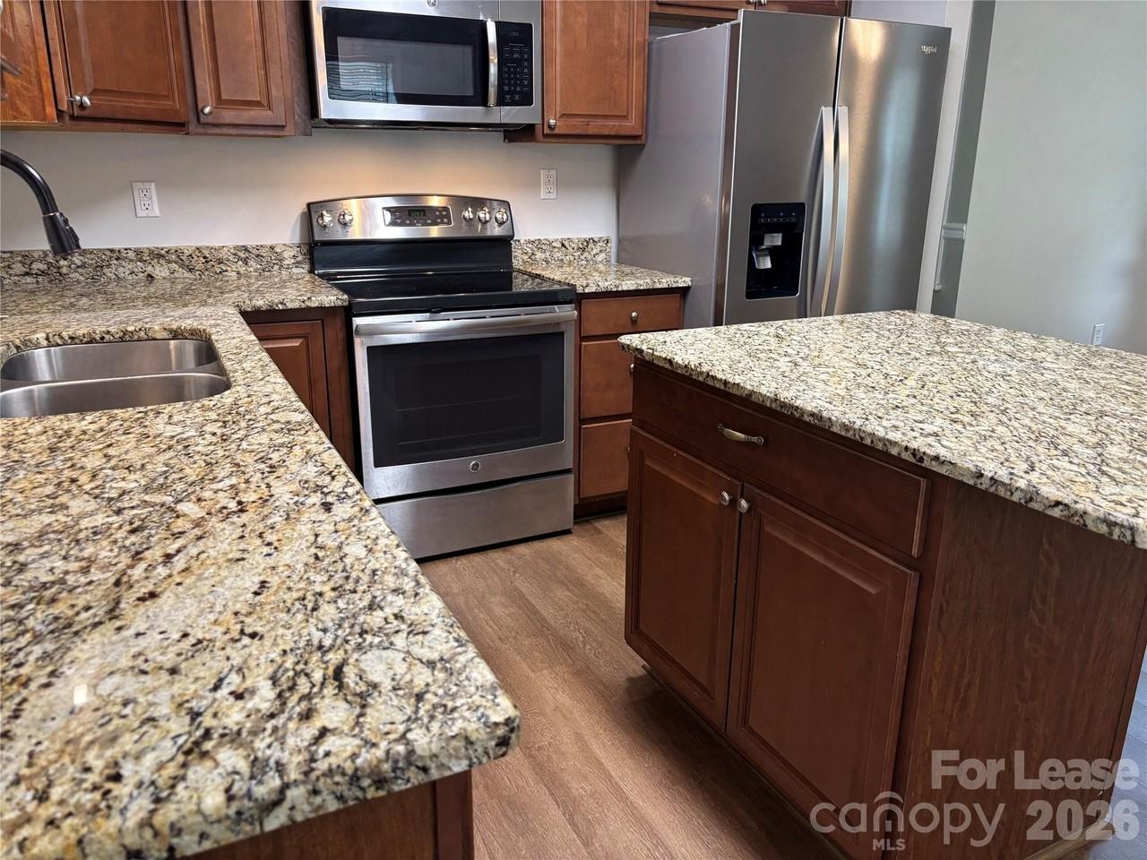 11800 Mirror Lake Dr - Photo 7 of 26