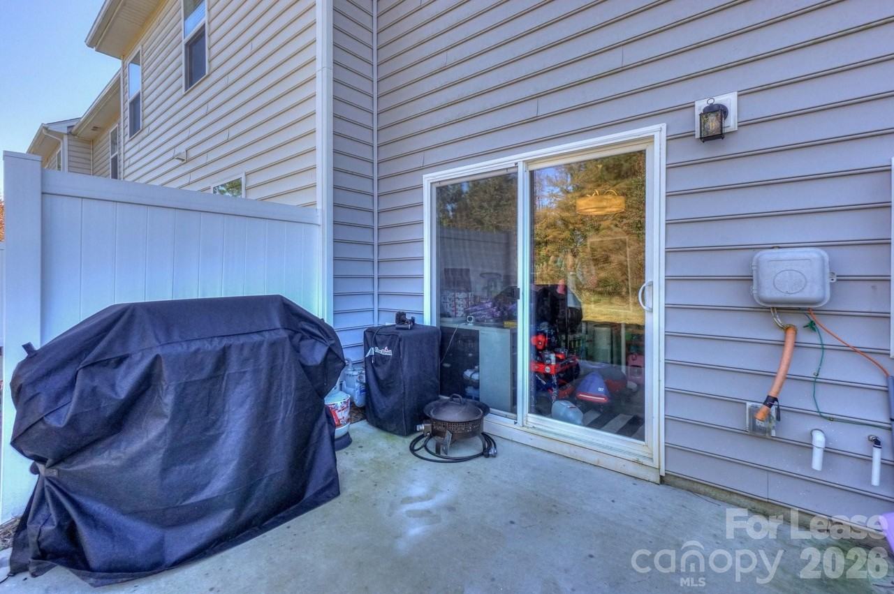 3800 Yorkshire Pl - Photo 2 of 14