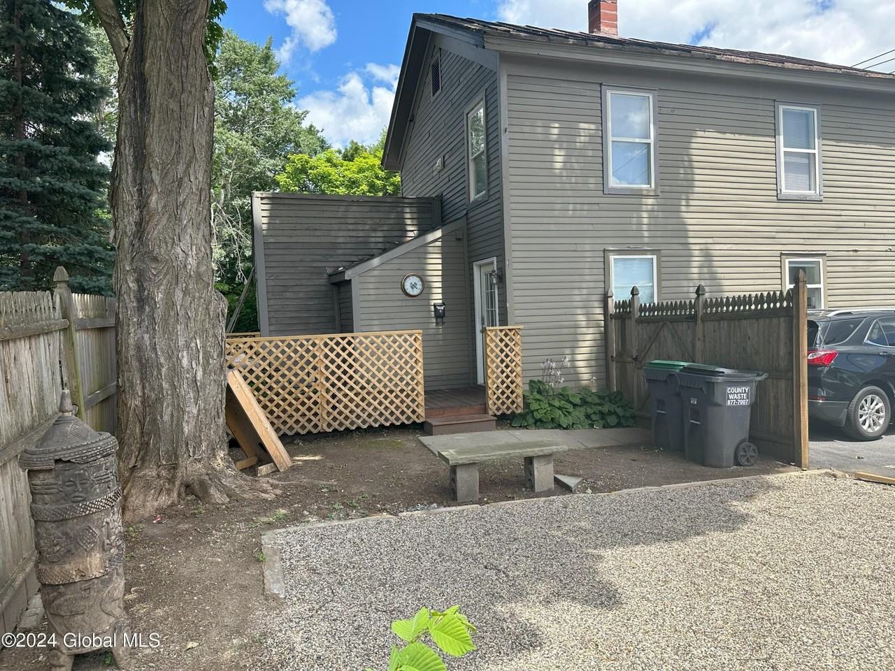 9 Bolster Ln - Photo 2 of 33