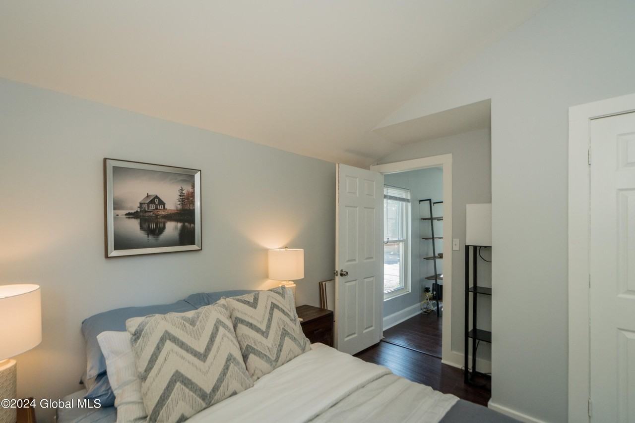 9 Bolster Ln - Photo 7 of 33