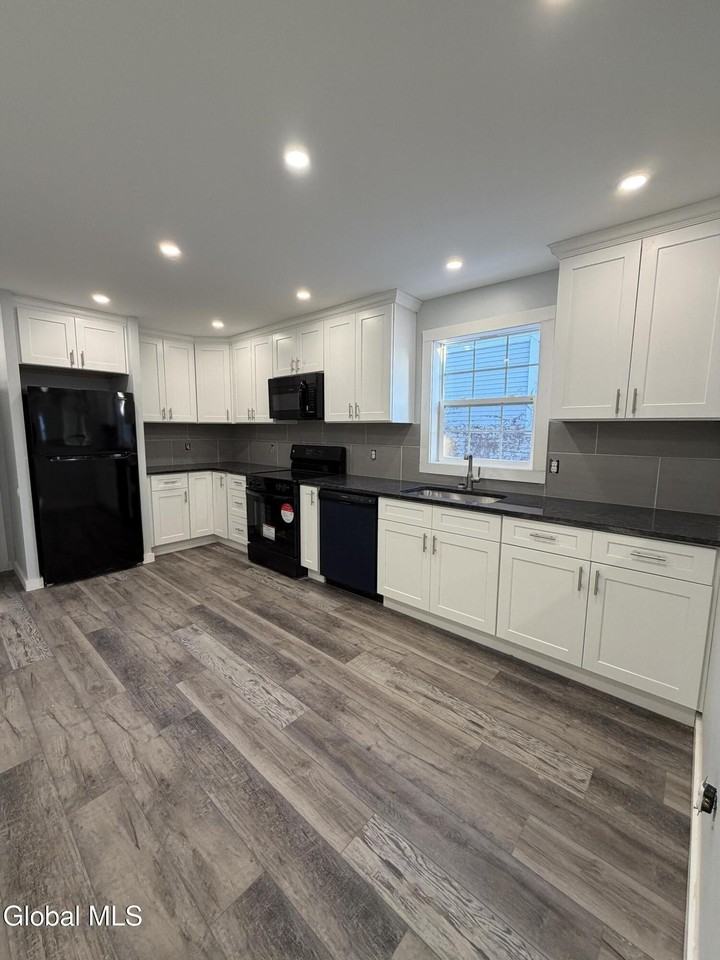 1804 3rd Ave - Photo 2 of 14