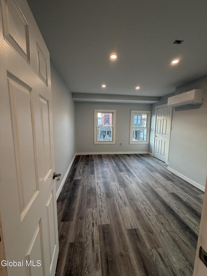 1804 3rd Ave - Photo 6 of 14