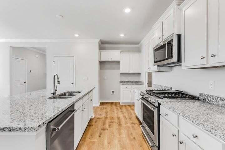 108 Brant Dr - Photo 4 of 30