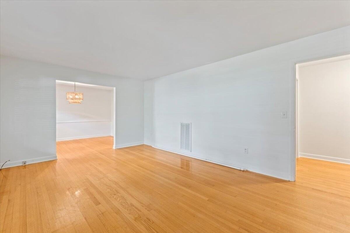 251 Bennett St - Photo 7 of 21