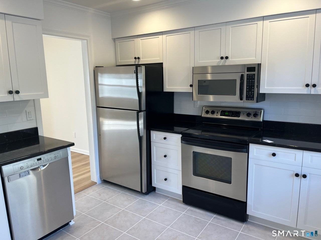 139 Oldfield Rd Unit 139 - Photo 6 of 16