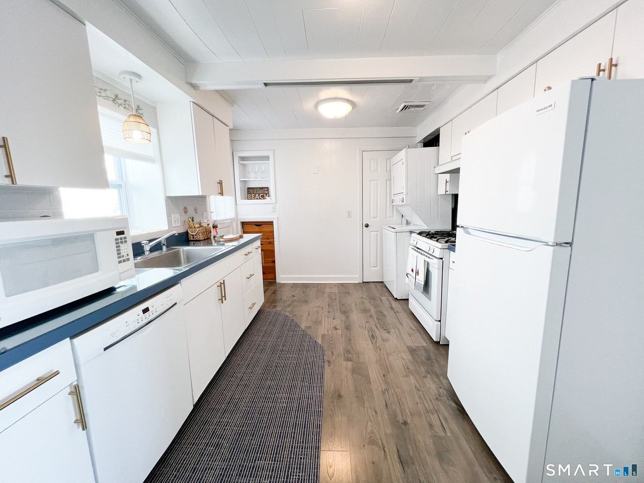 54 Milesfield Ave - Photo 7 of 19