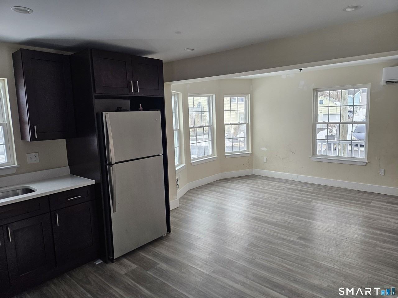 11 Beebe St - Photo 3 of 4