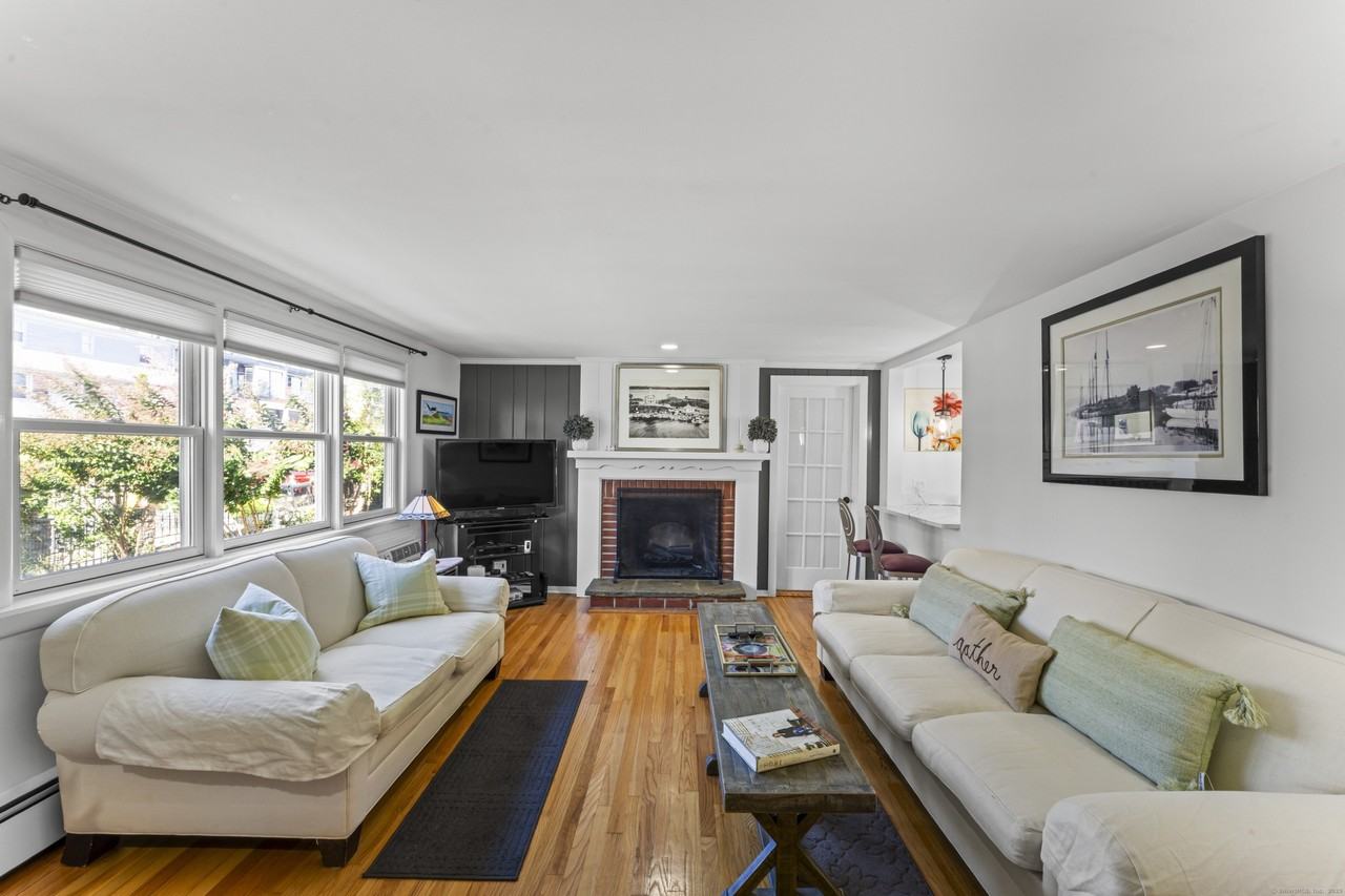 88 Dean St #1 - Photo 4 of 33