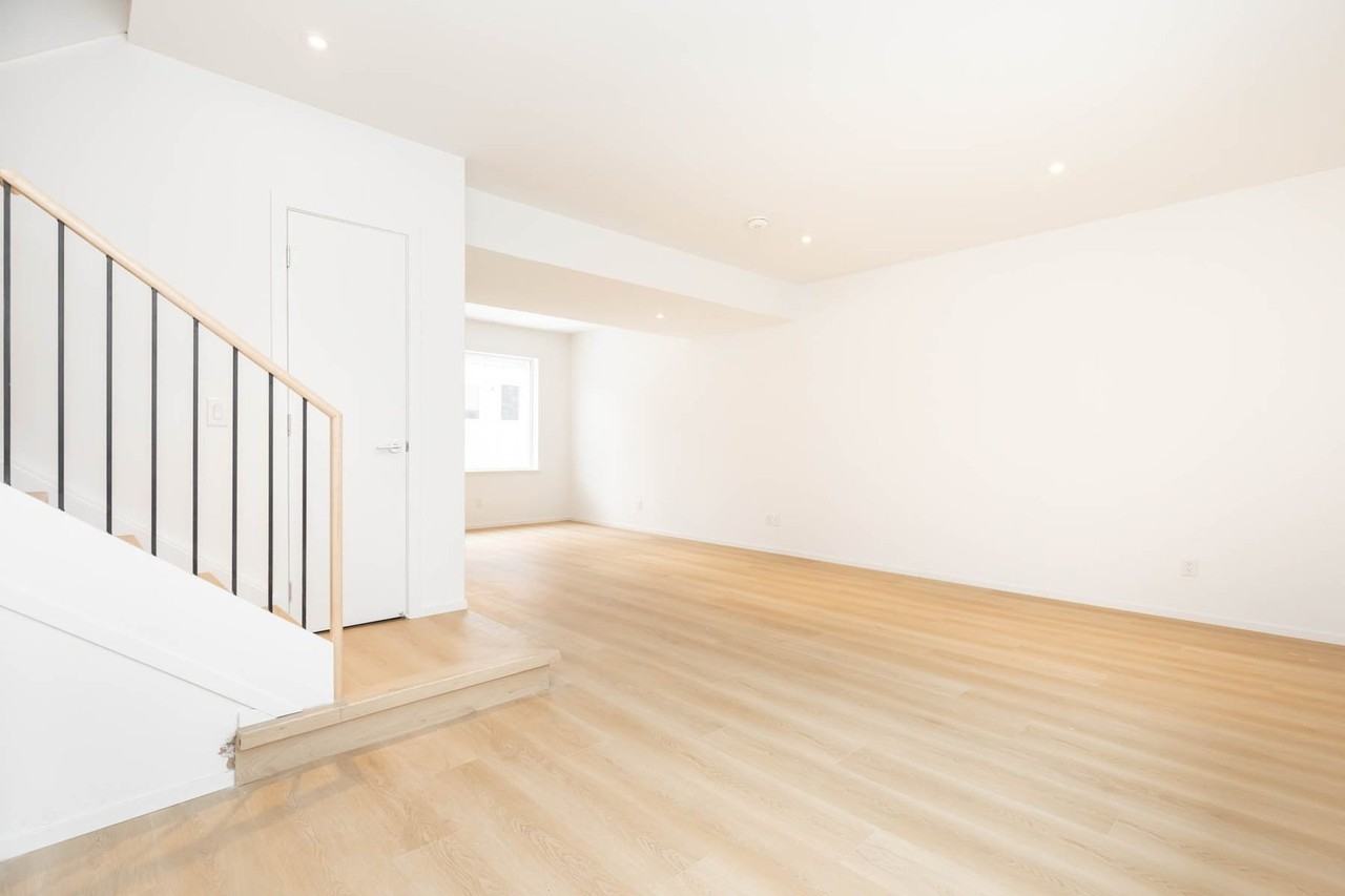 2165B Gerrard St E - Photo 5 of 31