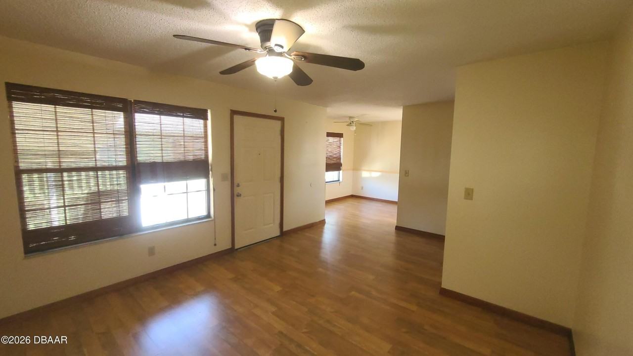 840 Center Ave Apt 30 #30 - Photo 3 of 38