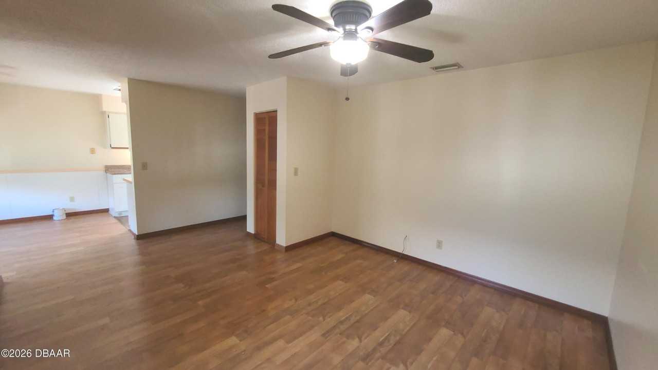 840 Center Ave Apt 30 #30 - Photo 5 of 38