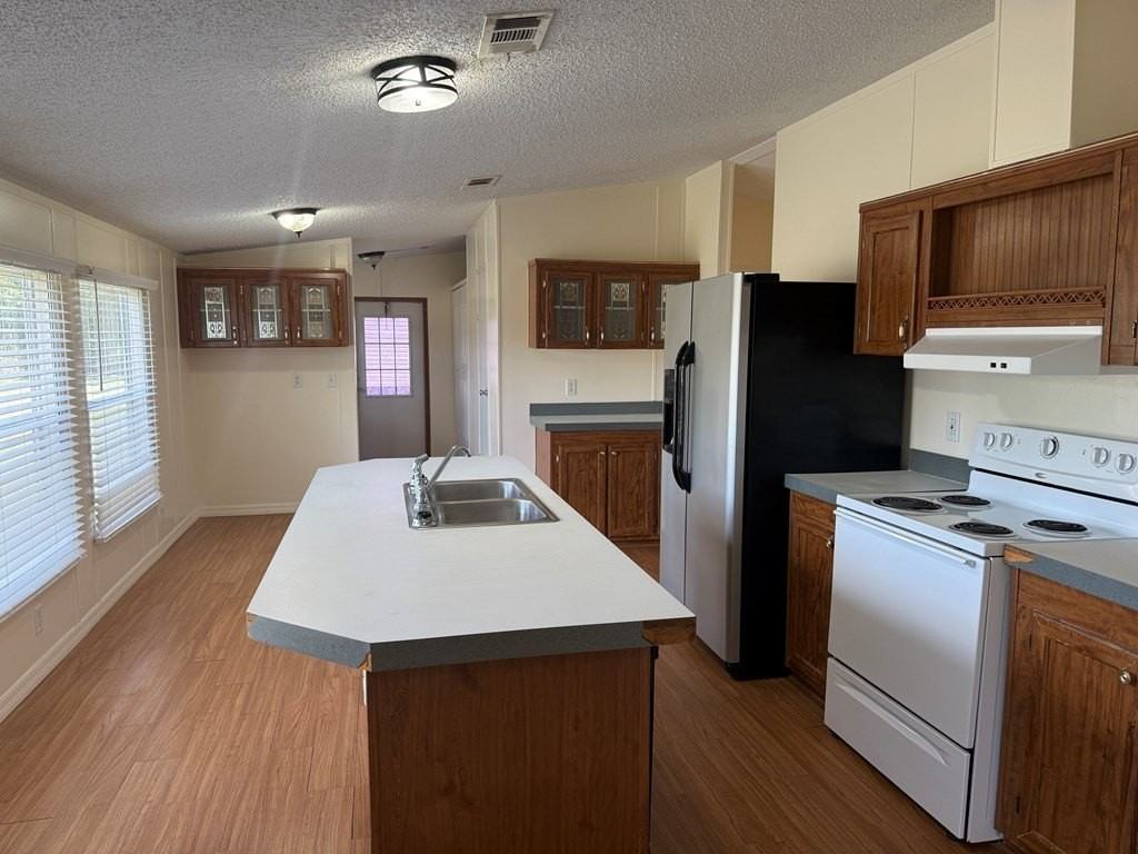 7790 Nw 170th St - Photo 4 of 19