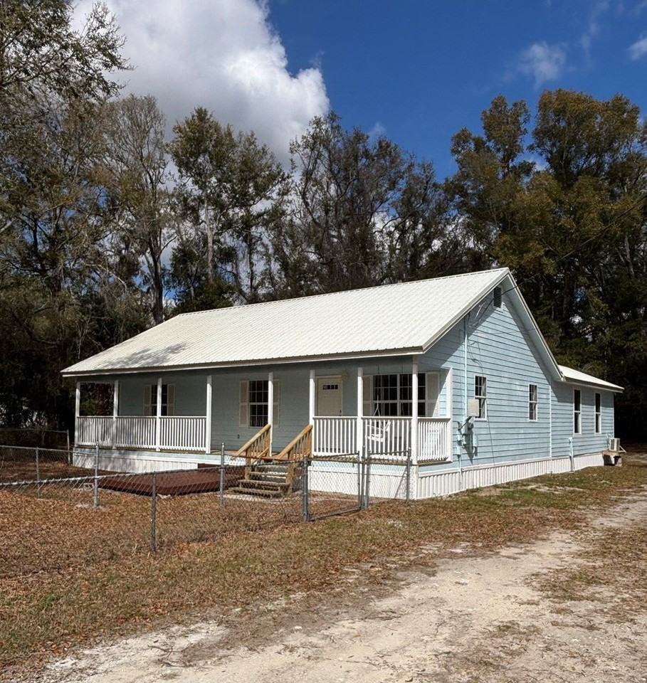 473 Ne 112th Ave - Photo 3 of 35