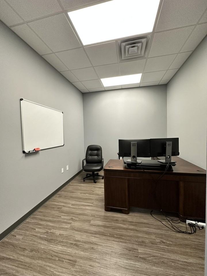 1047 John Sims Pkwy E - Photo 7 of 23