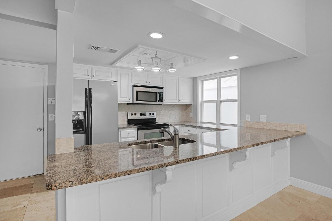 319 Latrium Cir - Photo 5 of 24