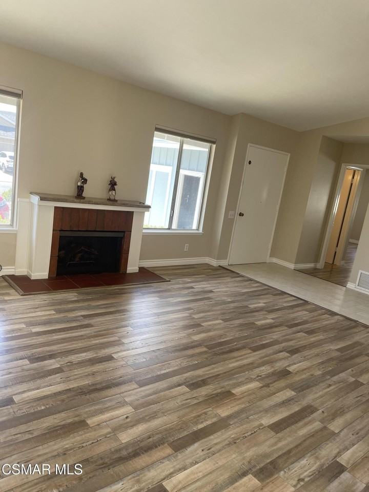 659 Flaming Star Ave - Photo 4 of 38