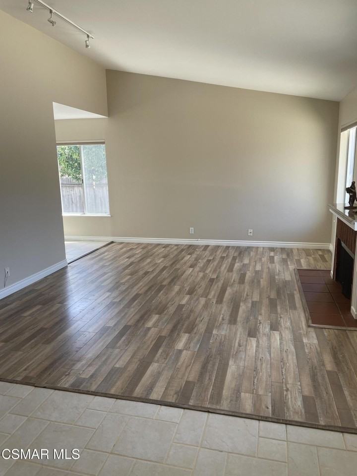 659 Flaming Star Ave - Photo 5 of 38