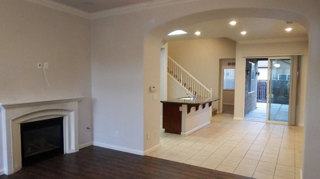 3658 Vermont Ln - Photo 3 of 29