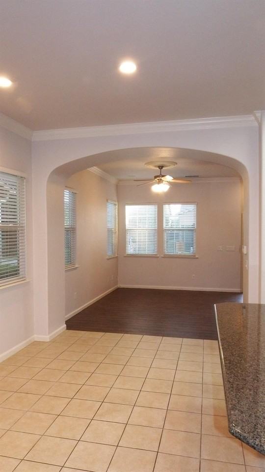 3658 Vermont Ln - Photo 4 of 29