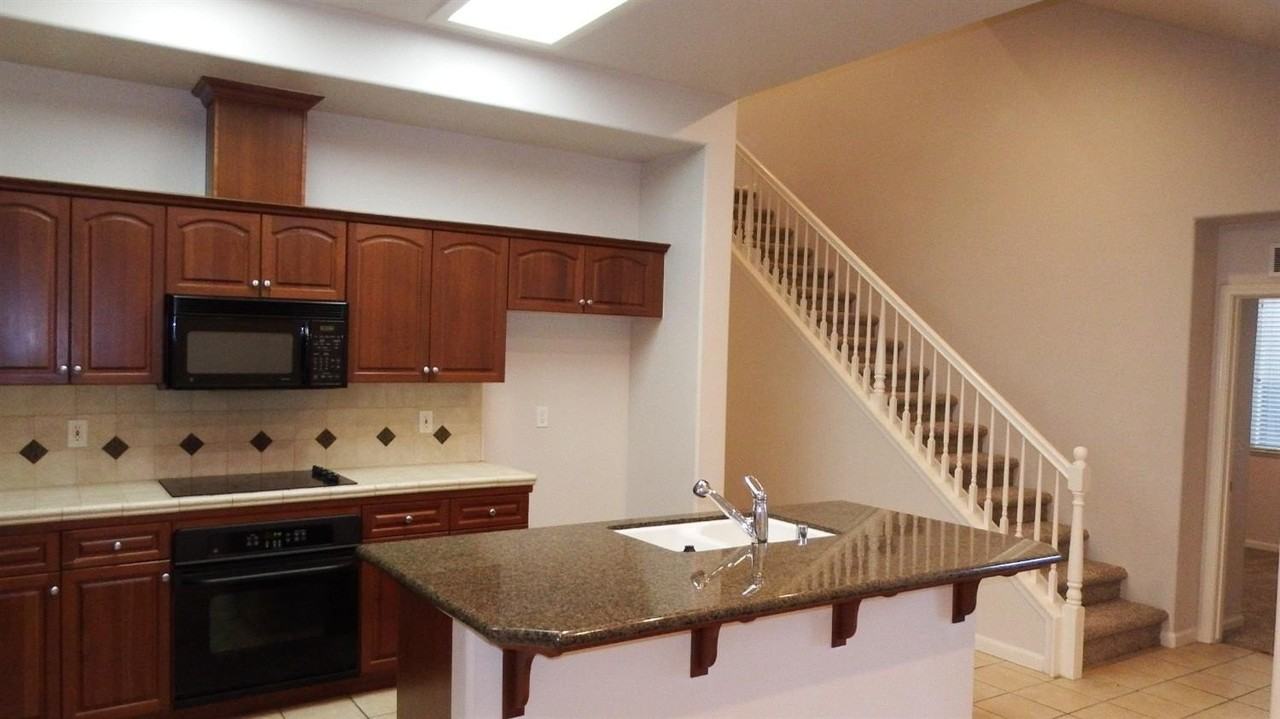 3658 Vermont Ln - Photo 5 of 29