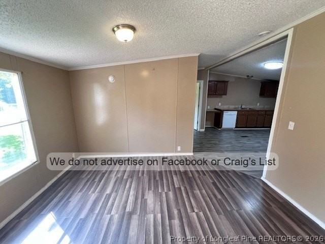 171 Maple Hill Ln - Photo 3 of 15