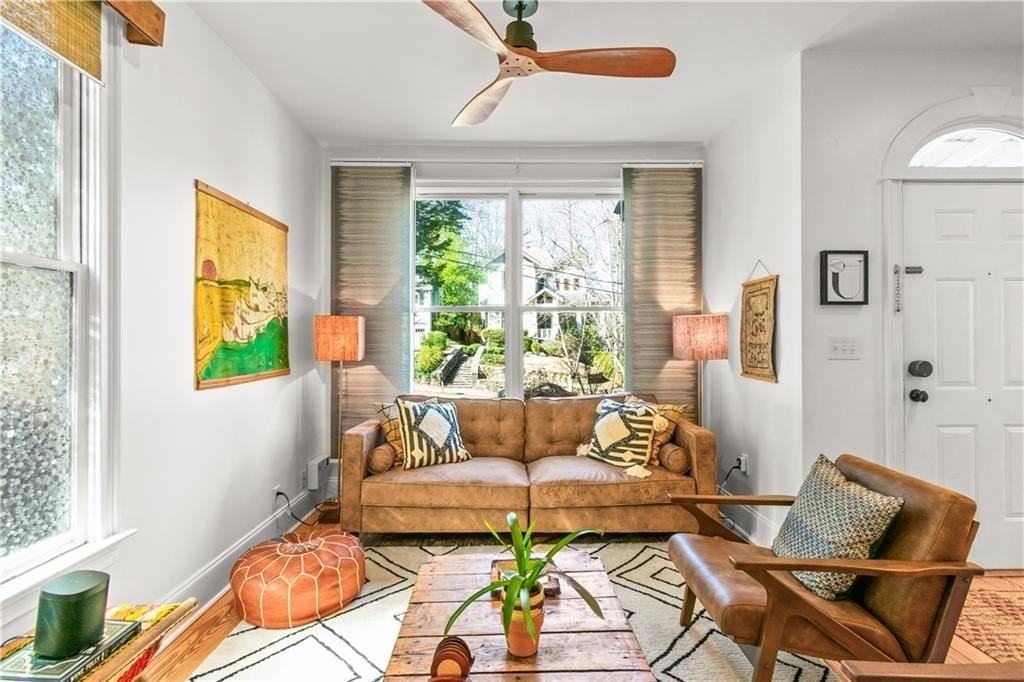 565 Harold Ave Ne - Photo 7 of 40