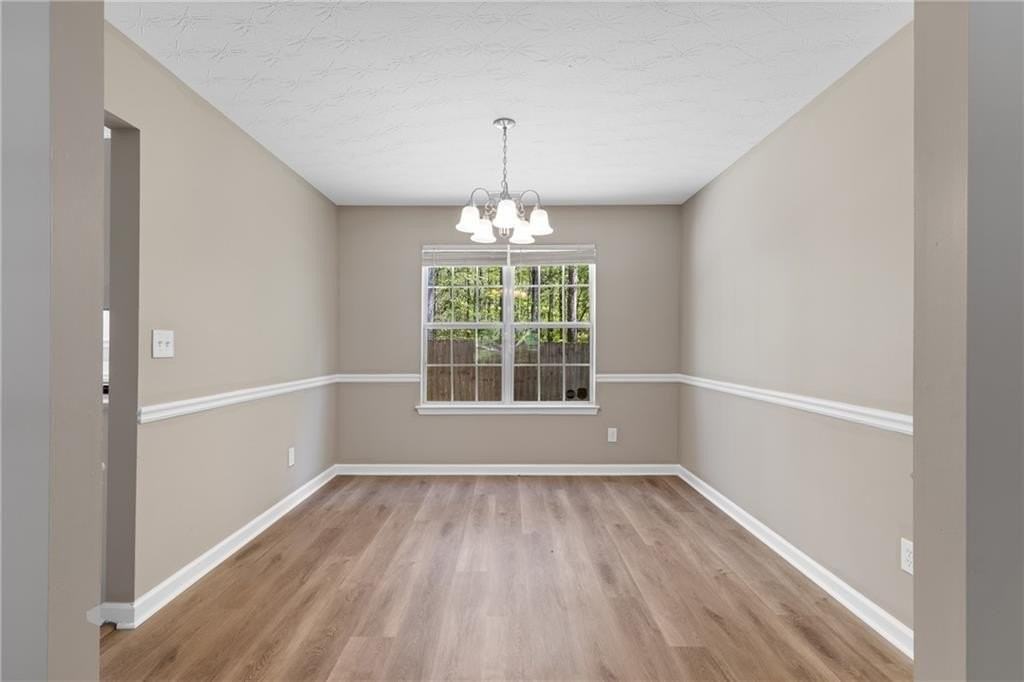 3228 Diamond Blf - Photo 5 of 37