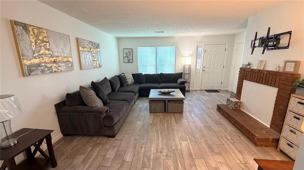 250 Mill Creek Pl - Photo 7 of 20