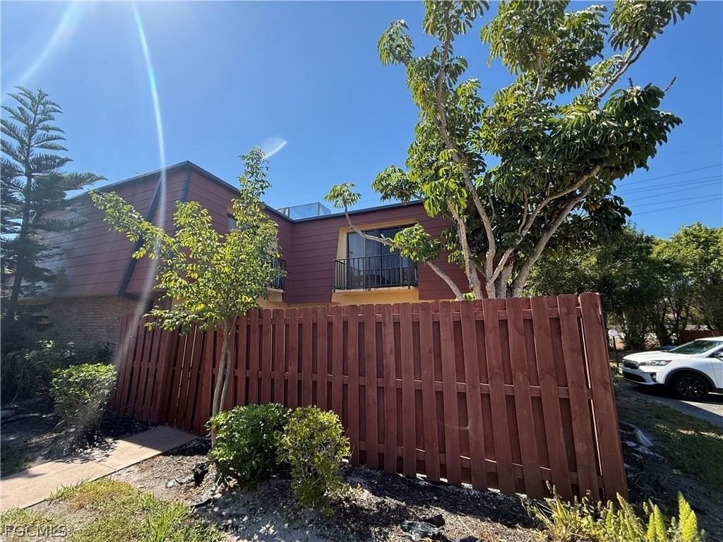 1520 Park Meadows Dr #4 - Photo 2 of 25