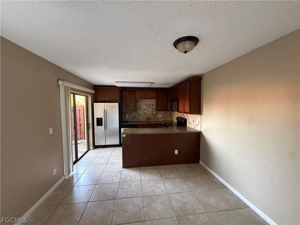 1520 Park Meadows Dr #4 - Photo 7 of 25