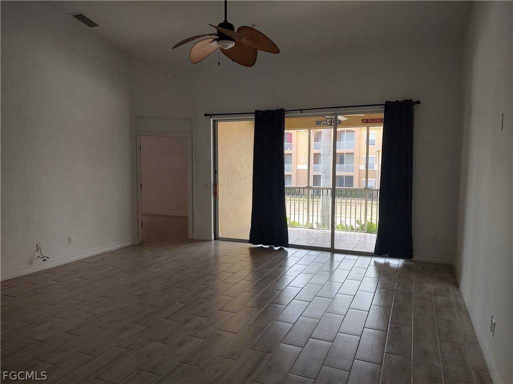 8521 Oakshade Cir Unit 421 - Photo 2 of 12