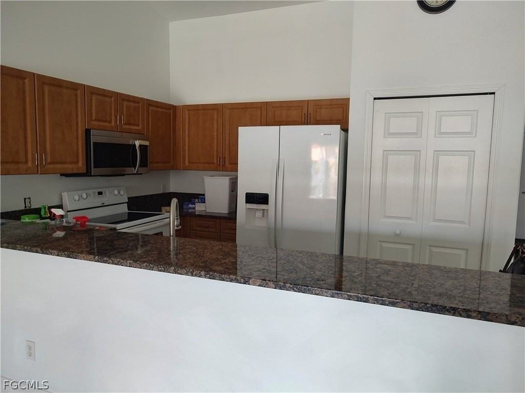 8521 Oakshade Cir Unit 421 - Photo 3 of 12