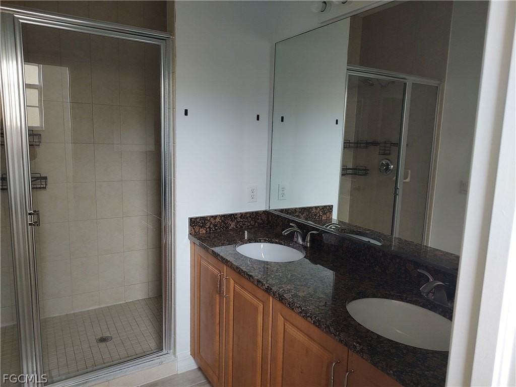 8521 Oakshade Cir Unit 421 - Photo 6 of 12