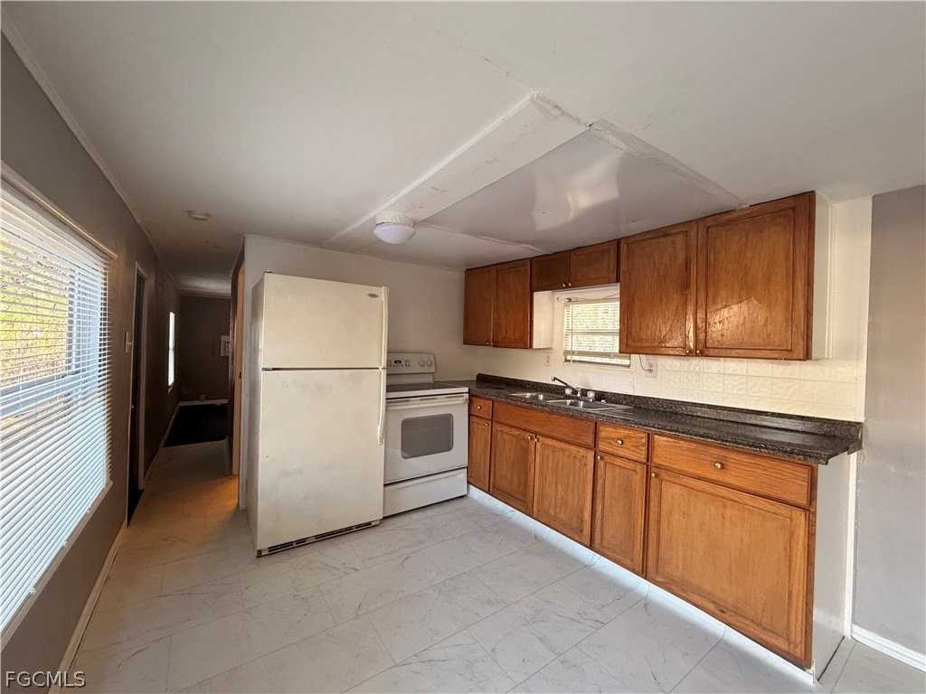 2016 Queen St Unit 2016 - Photo 5 of 9