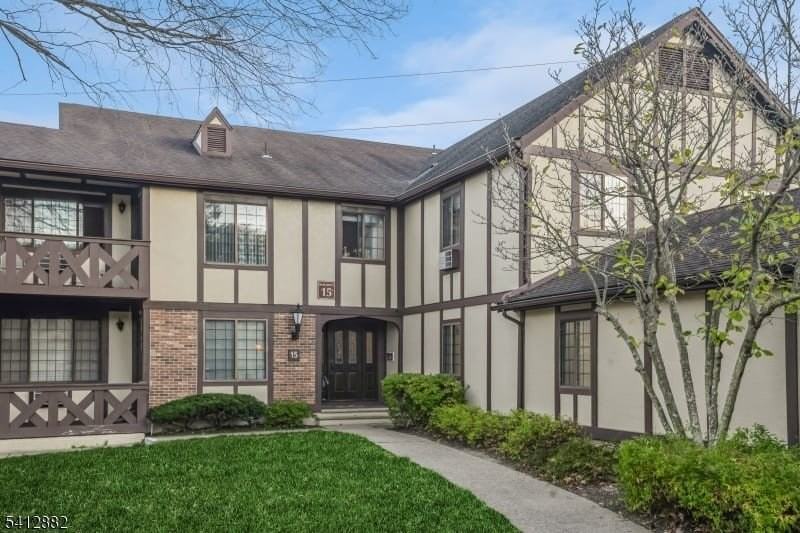 15 Kensington Rd - Photo 4 of 20