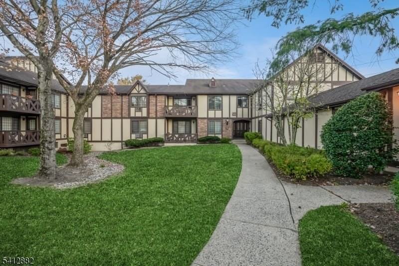 15 Kensington Rd - Photo 5 of 20