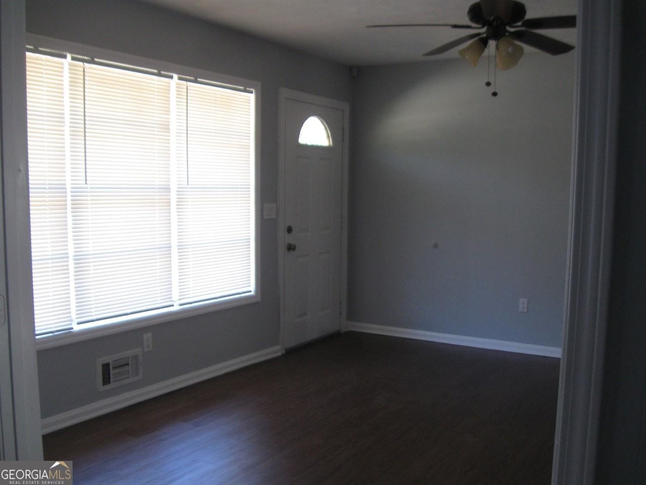 210 E Richardson St - Photo 2 of 12