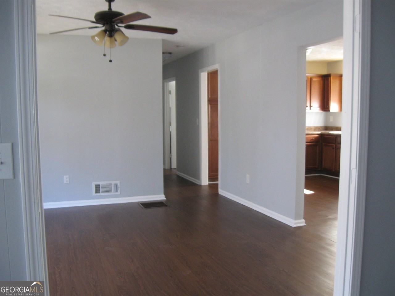 210 E Richardson St - Photo 3 of 12