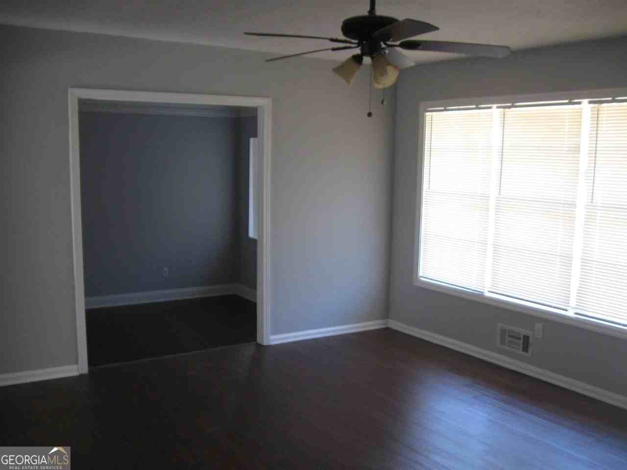 210 E Richardson St - Photo 5 of 12