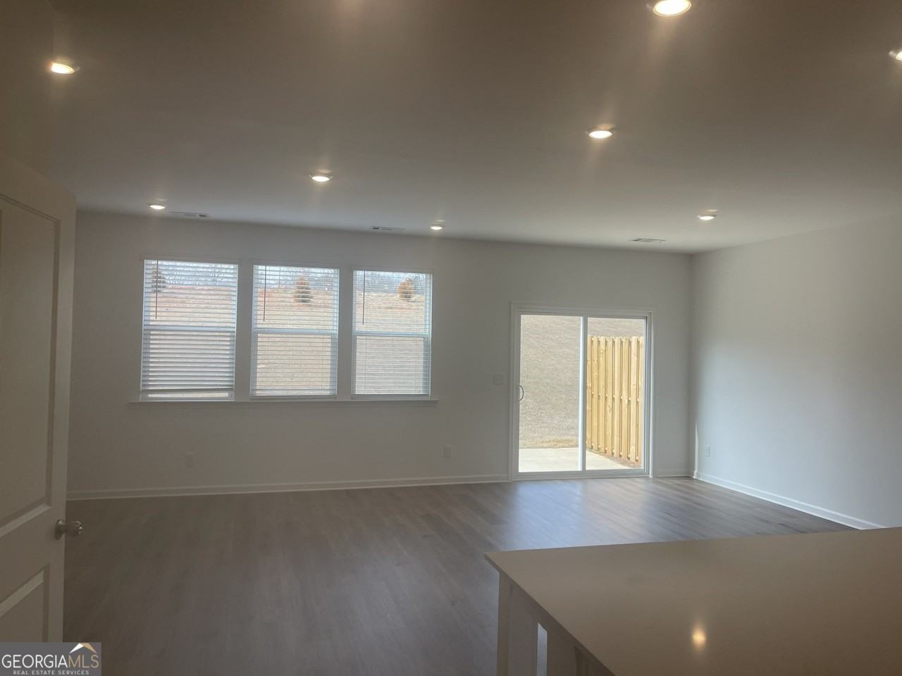 109 Milledge Commons Dr - Photo 2 of 6