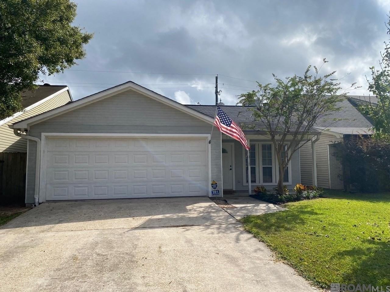 301 Misty Creek Dr - Photo 3 of 24