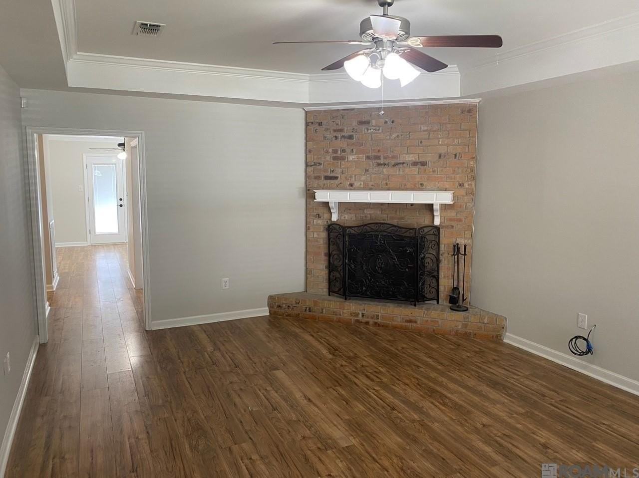 301 Misty Creek Dr - Photo 5 of 24