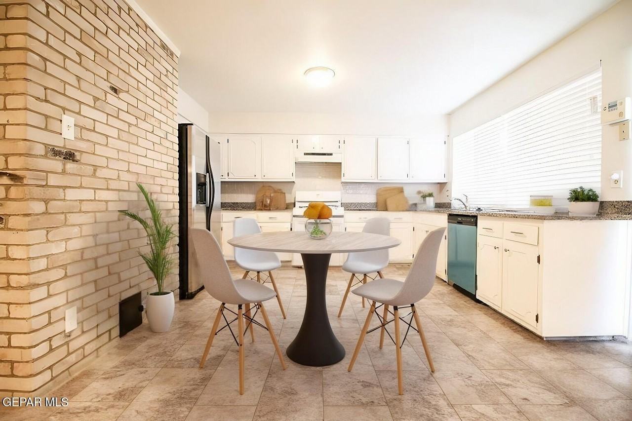 6613 Southwind Dr - Photo 5 of 17