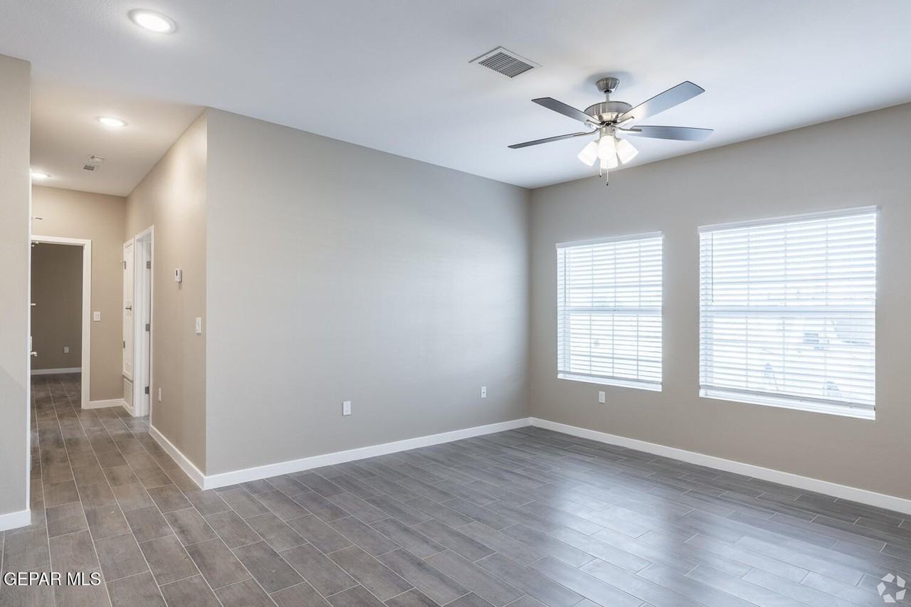 9779 Mccombs St Apt E4 - Photo 2 of 10