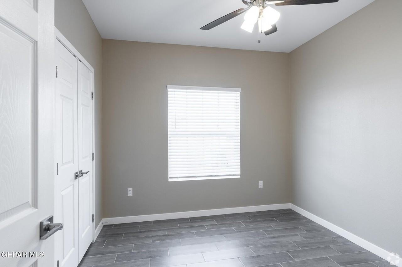 9779 Mccombs St Apt E4 - Photo 5 of 10