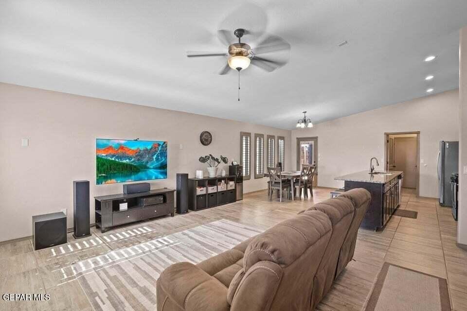 1917 Tim Foster St - Photo 2 of 23