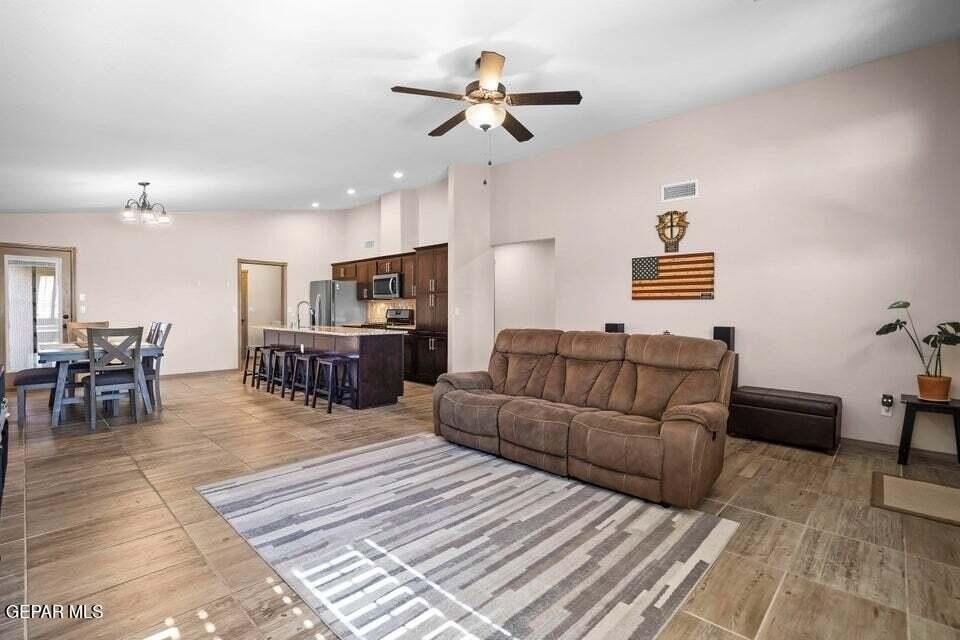 1917 Tim Foster St - Photo 4 of 23